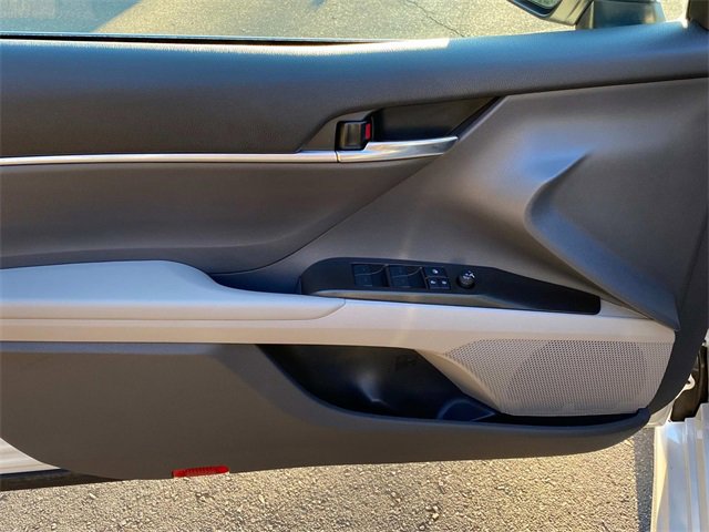 Used 2023 Toyota Camry SE image 12