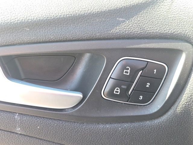Used 2019 Ford Escape Titanium AWD/4WD image 22