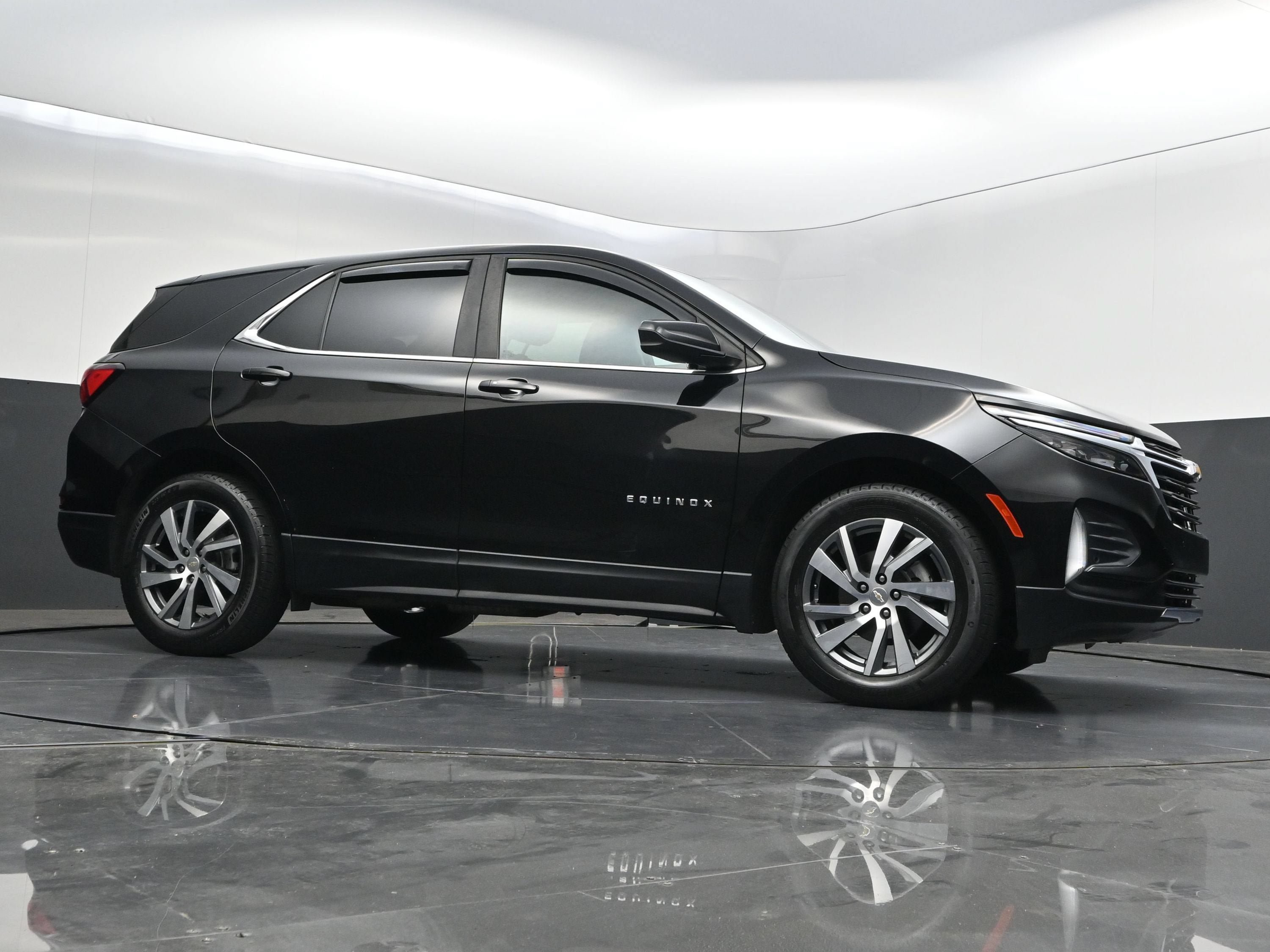 Used 2022 Chevrolet Equinox LT FWD image 42