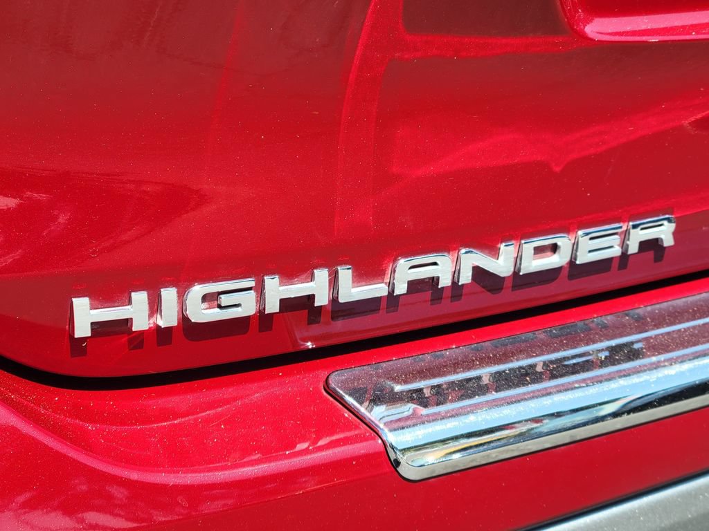 Used 2023 Toyota Highlander Platinum FWD image 25