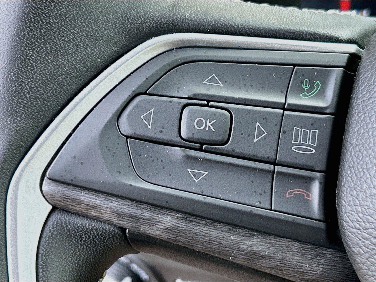 Used 2024 Jeep Grand Cherokee L Limited AWD/4WD image 38