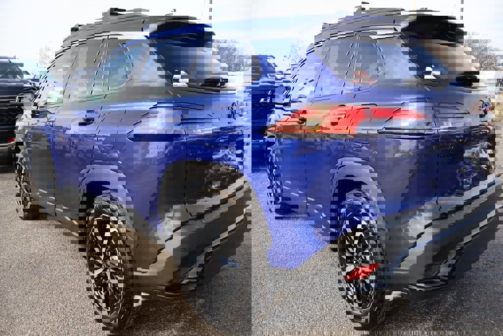 Used 2023 Toyota Corolla Cross AWD Hybrid image 4
