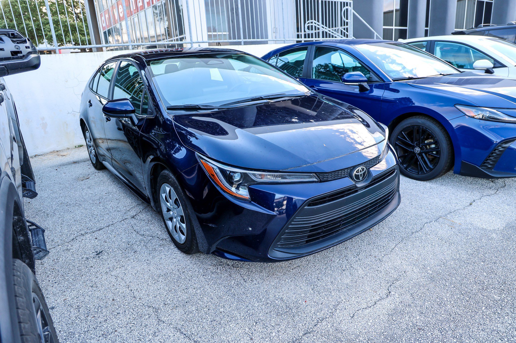 Certified 2025 Toyota Corolla LE FWD image 5