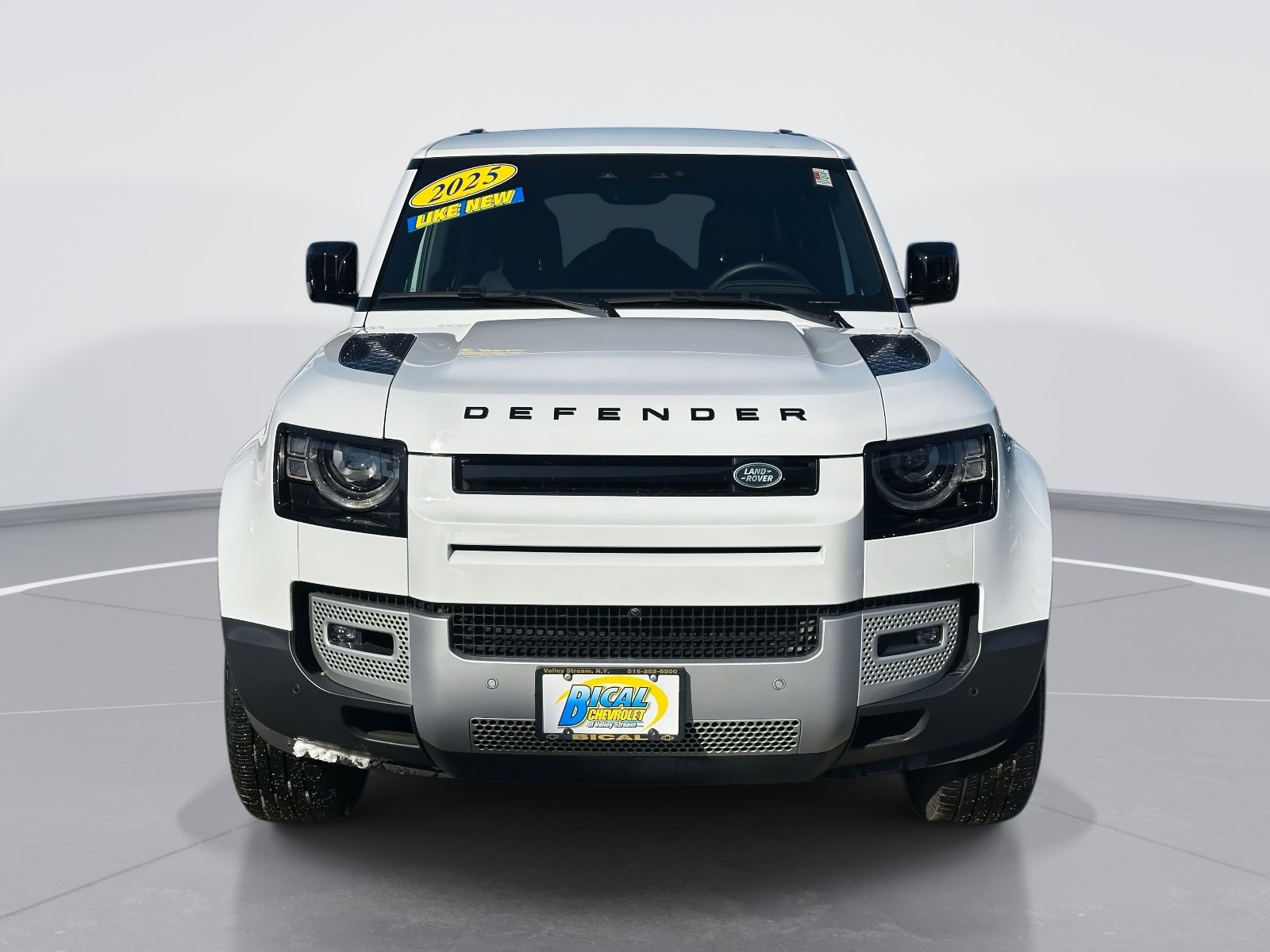 Used 2025 Land Rover Defender 110 S image 2