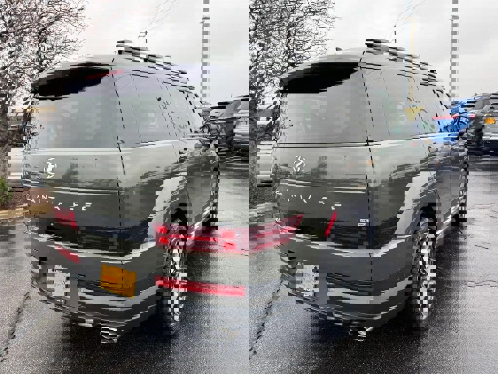 Certified 2025 Hyundai Santa Fe Limited image 3