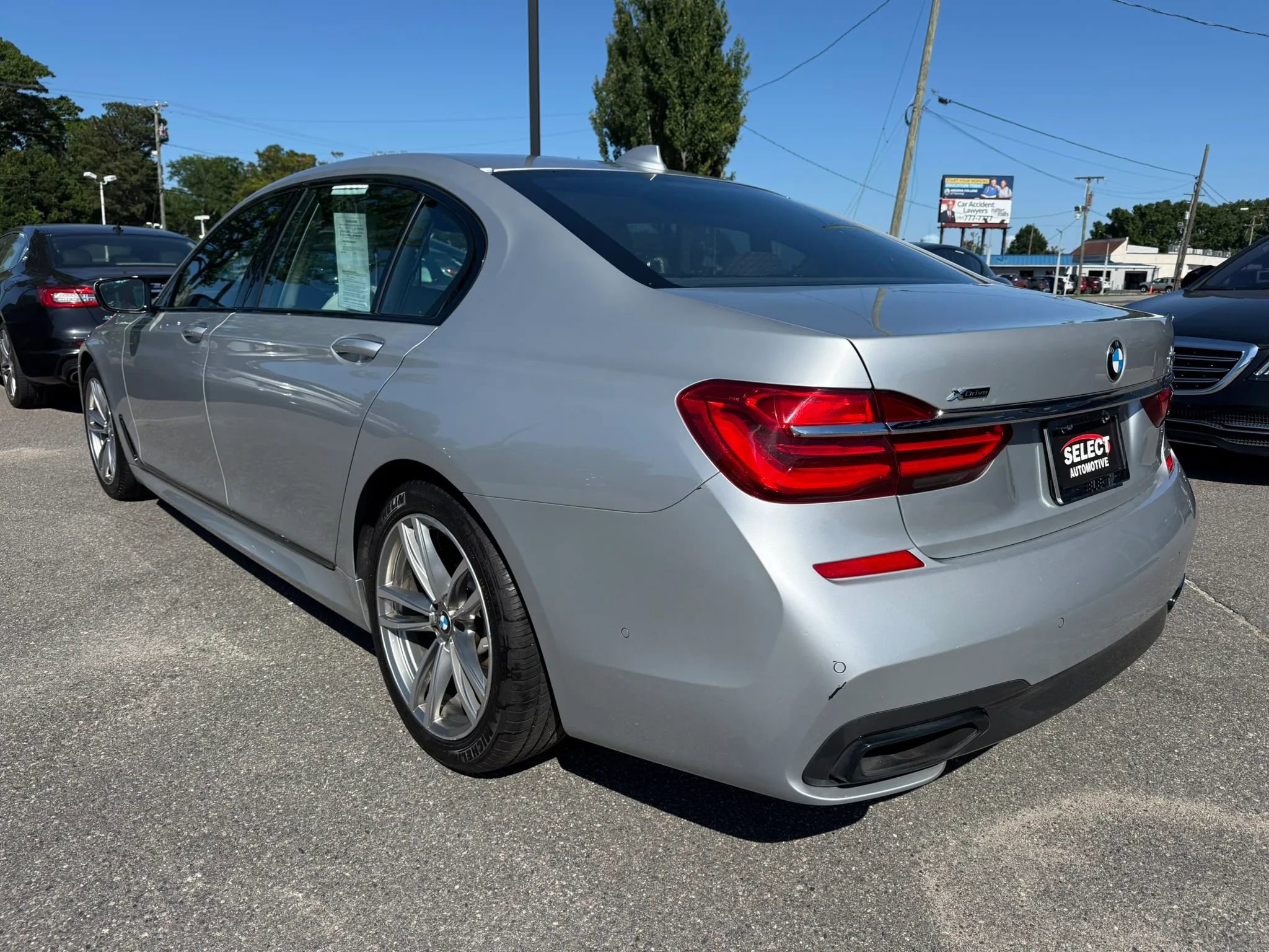 Used 2017 BMW 740i xDrive AWD/4WD image 3