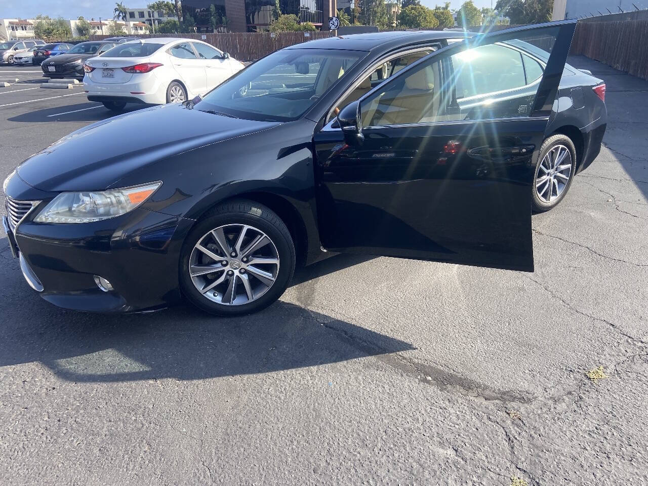 Used 2013 Lexus ES 300h w/ Luxury Pkg FWD image 26