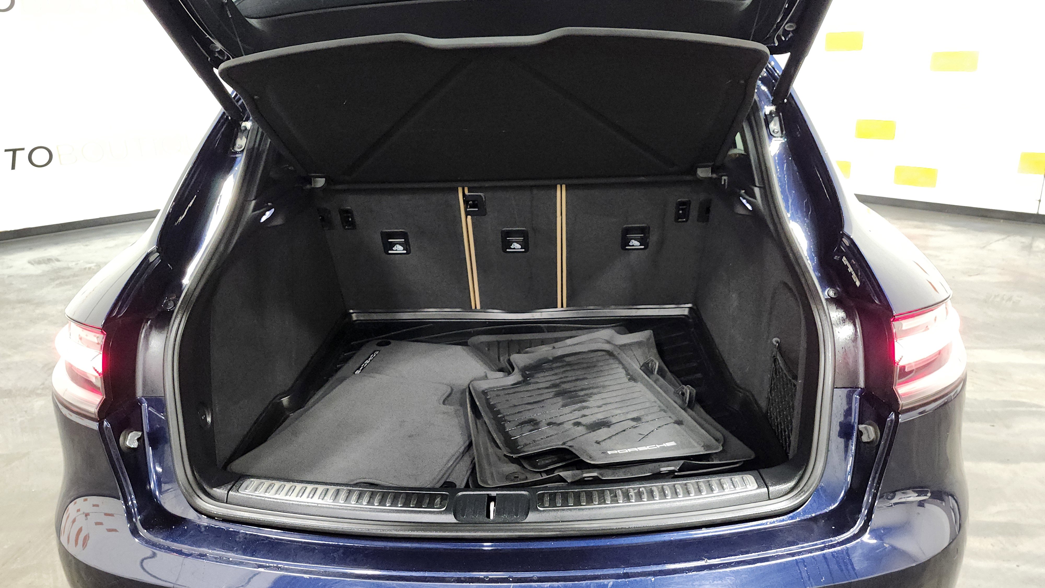 Used 2023 Porsche Macan S image 24