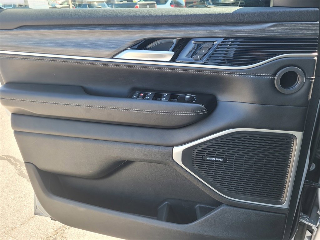 Used 2023 Jeep Wagoneer L Series II image 28