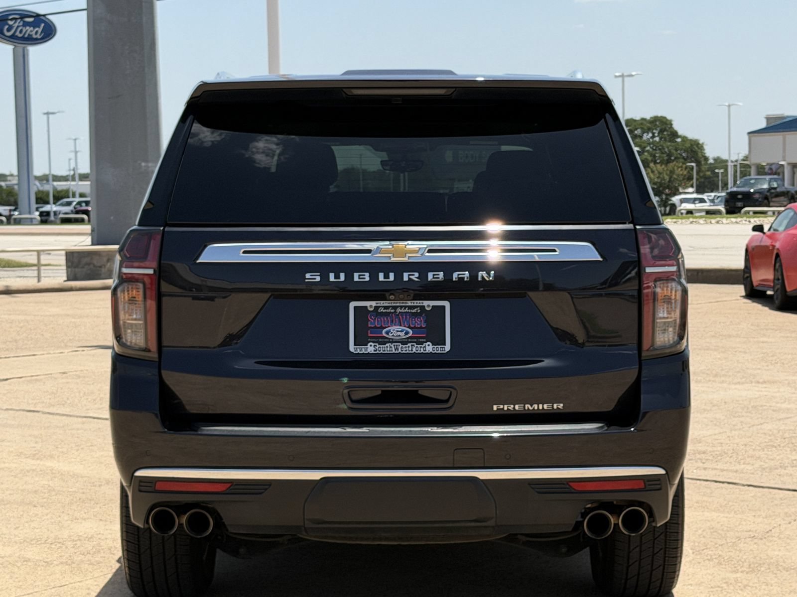 Used 2023 Chevrolet Suburban Premier RWD image 5