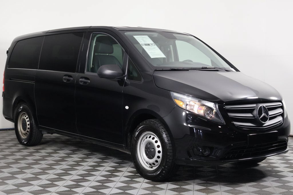 Used 2022 Mercedes-Benz Metris Passenger image 3