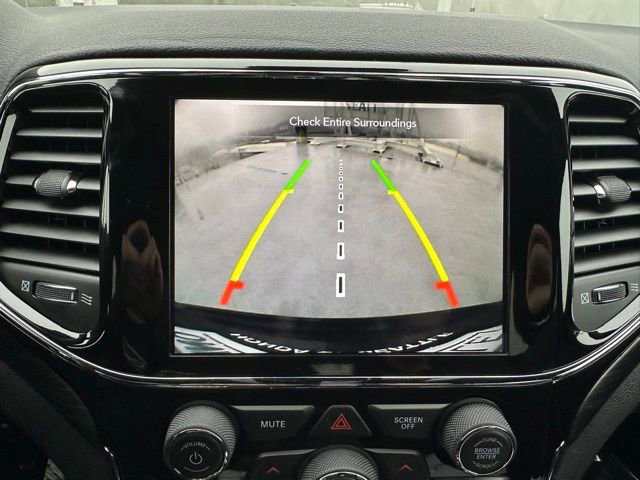 Used 2020 Jeep Grand Cherokee Altitude image 18