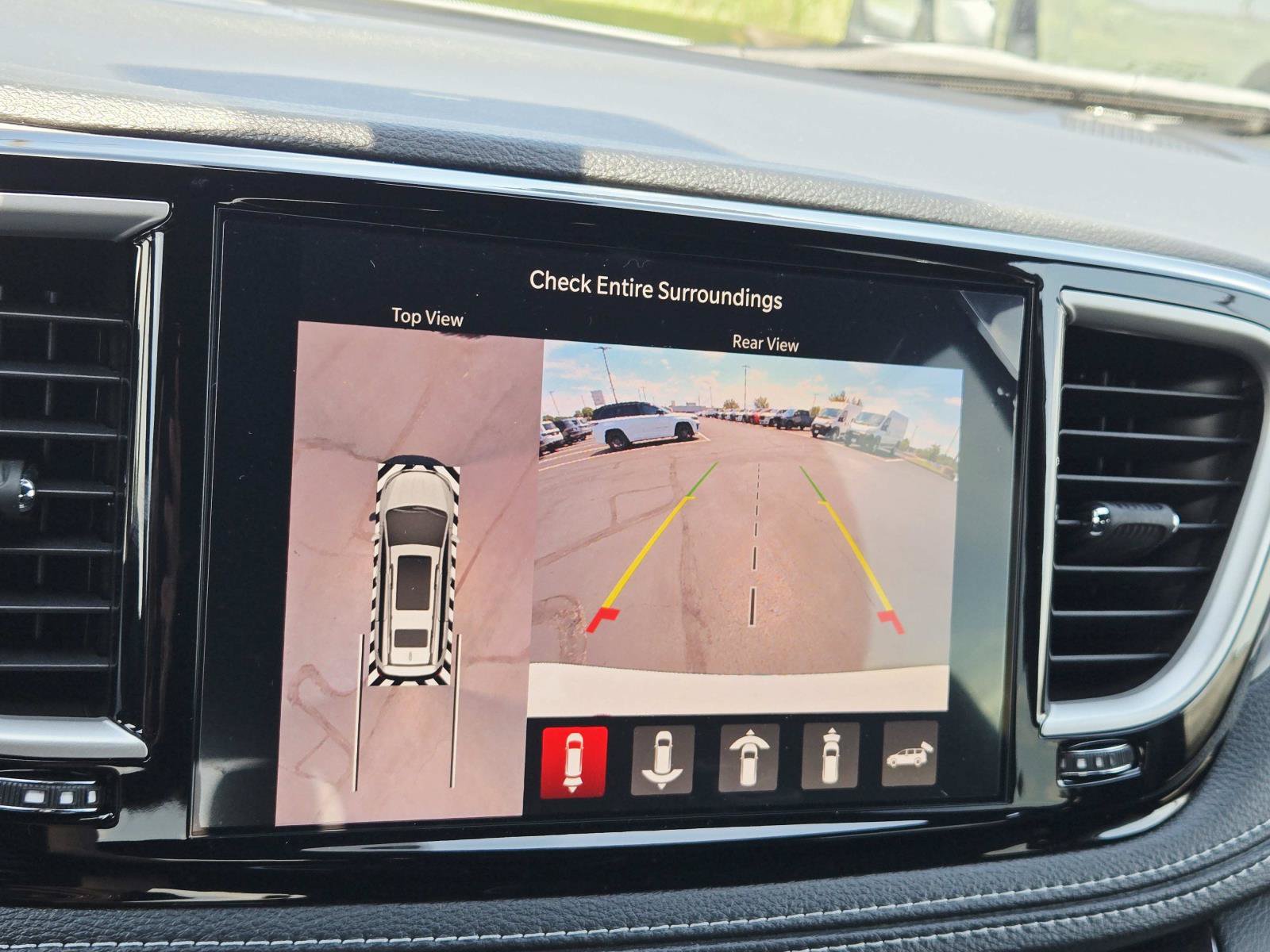 New 2027 Chrysler Pacifica Limited FWD image 28