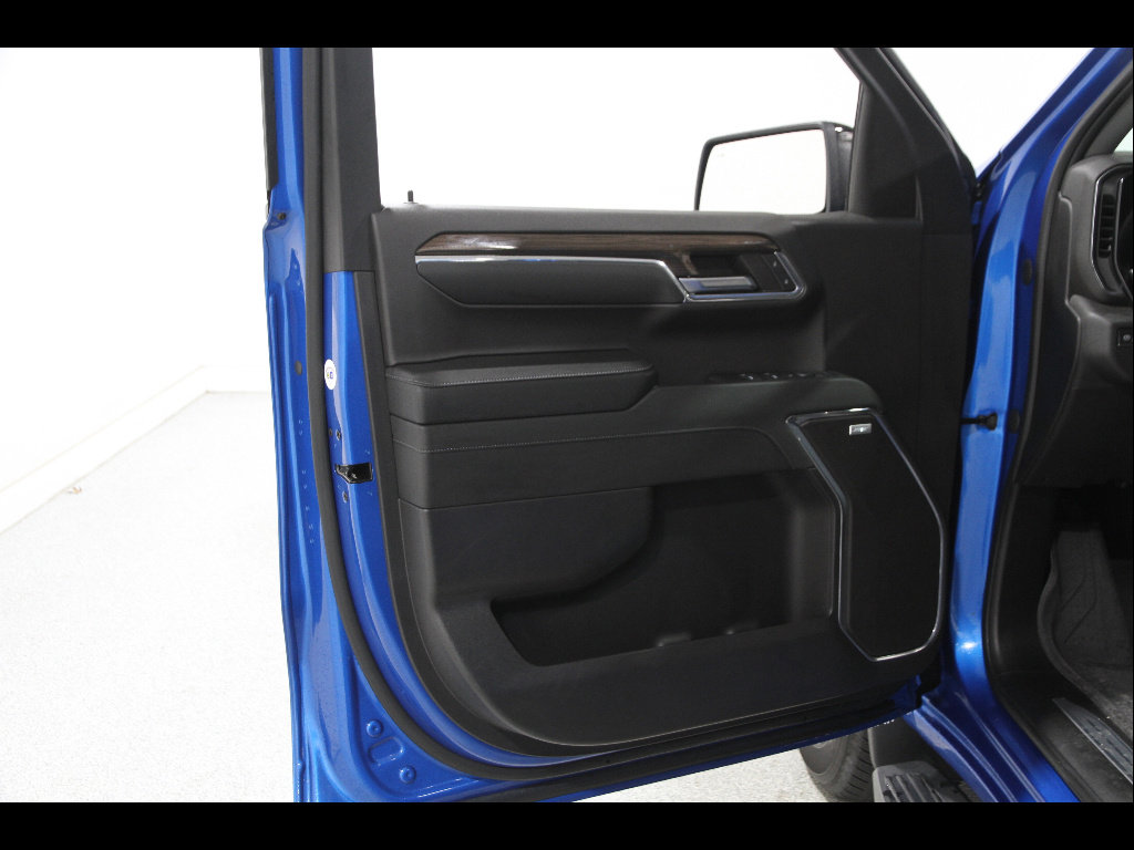 Used 2024 Chevrolet Silverado 1500 RST w/ Convenience Package II image 4