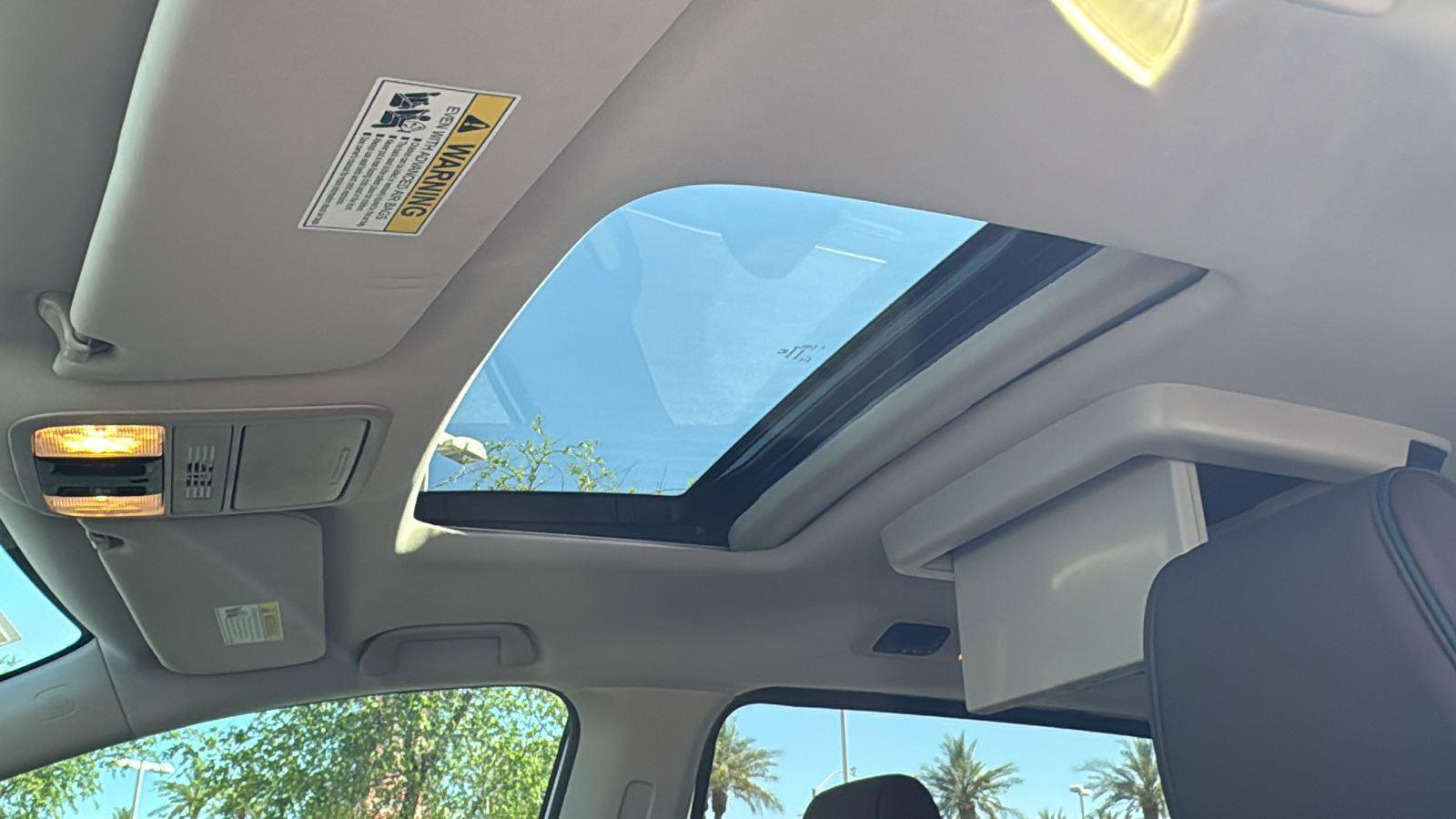 Used 2025 Honda Odyssey Elite image 25