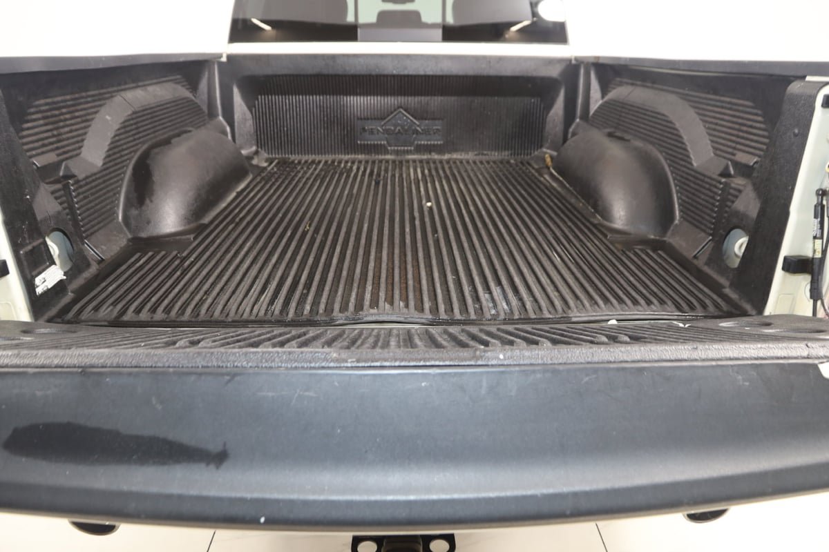 Used 2018 RAM 1500 Laramie w/ Convenience Group AWD/4WD image 40