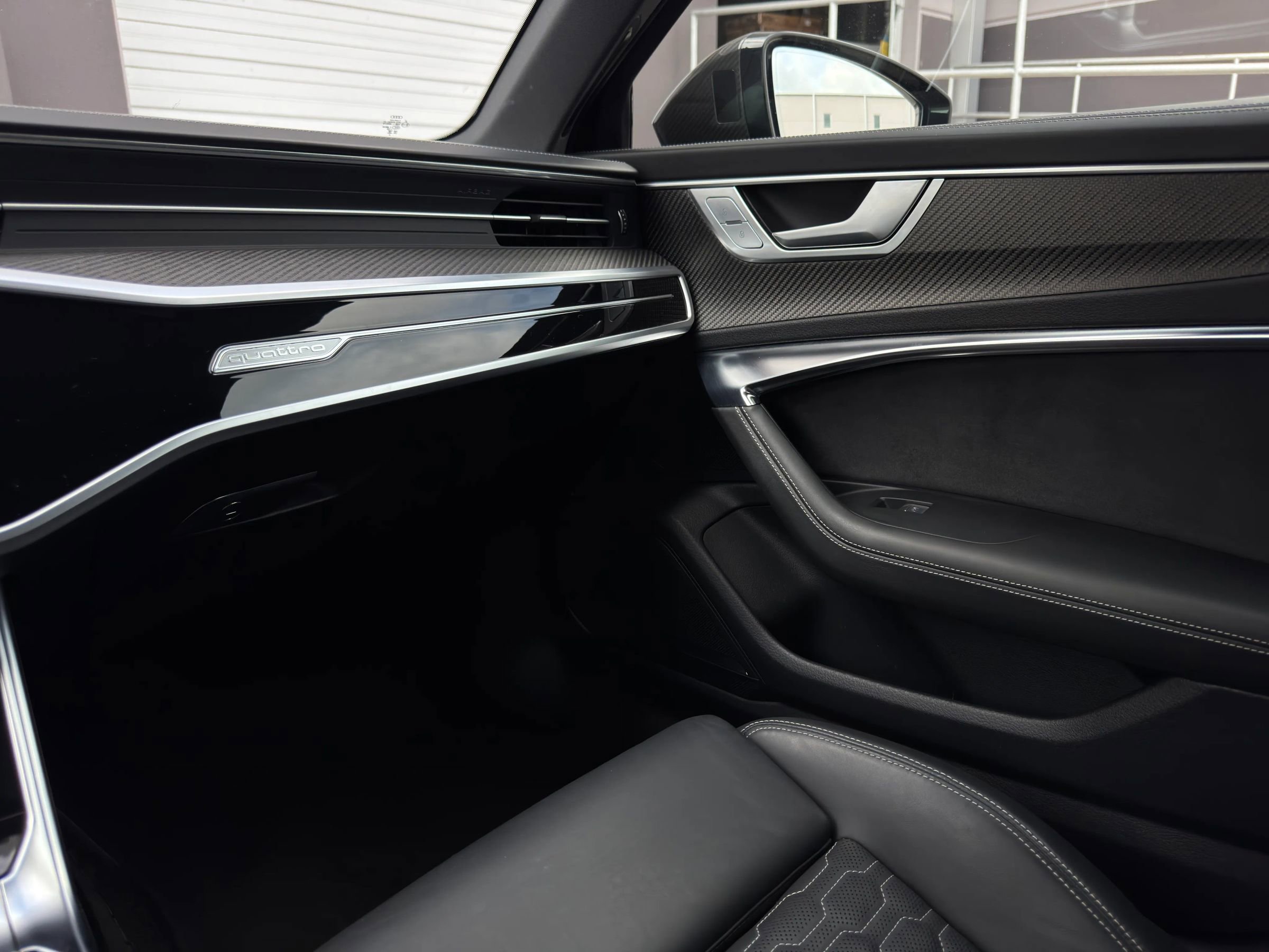 Used 2023 Audi RS 6 w/ Carbon Optic Package image 26