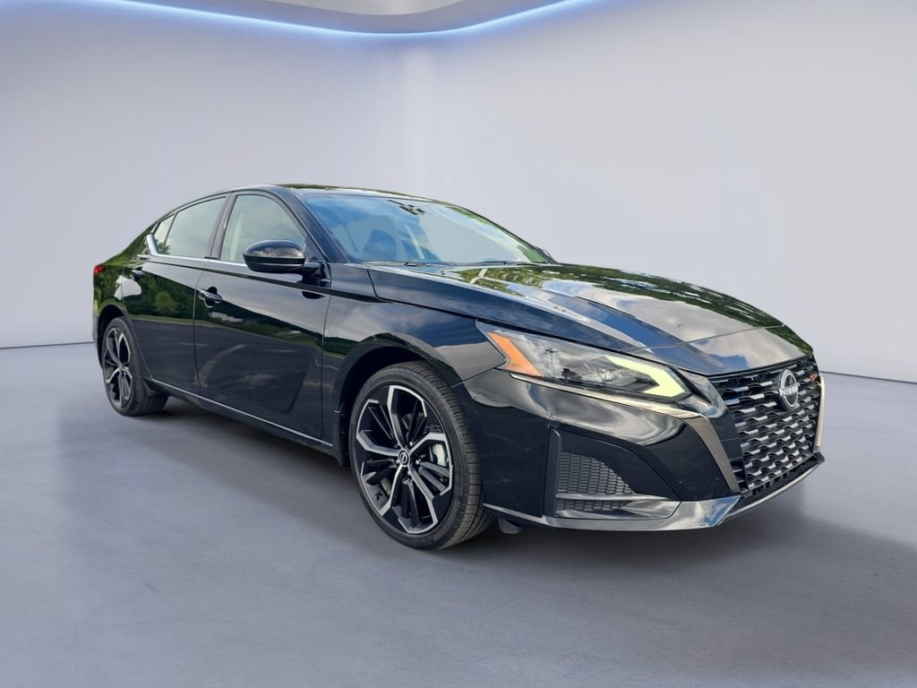 Used 2024 Nissan Altima 2.5 SR AWD/4WD image 8