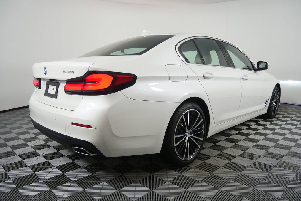 Certified 2023 BMW 530i w/ Premium Package image 3