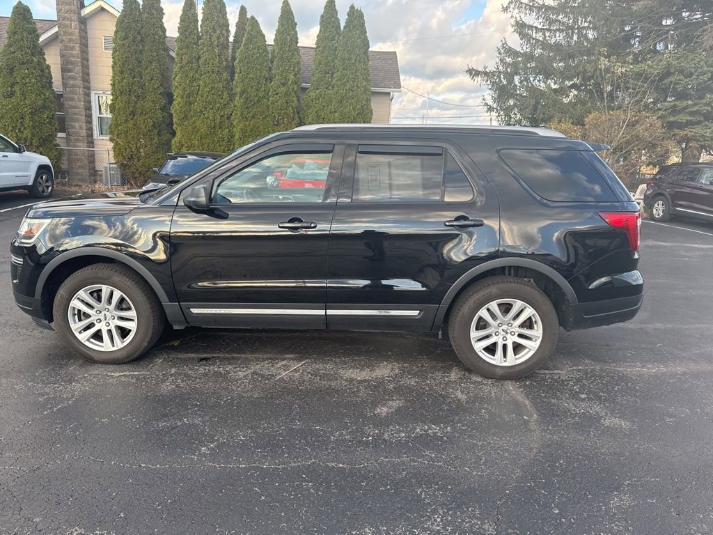 Used 2018 Ford Explorer XLT image 12