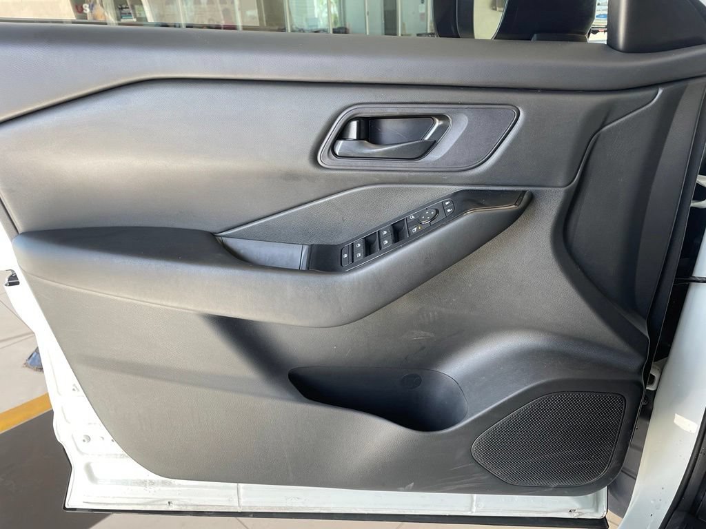 Certified 2024 Nissan Rogue S FWD image 9