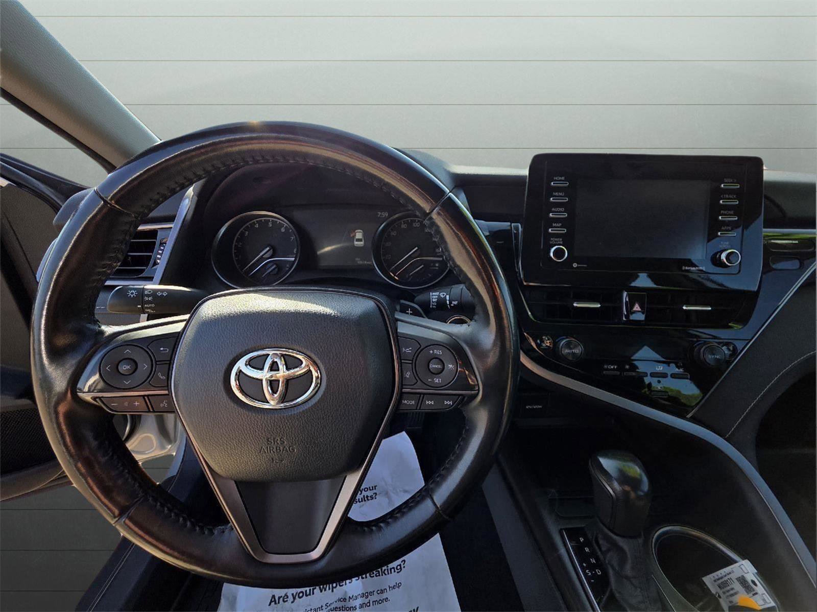 Used 2022 Toyota Camry SE image 18