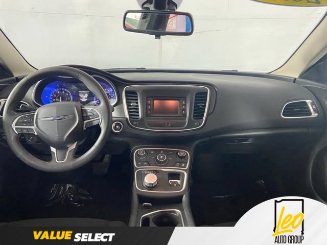 Used 2016 Chrysler 200 Limited FWD image 18