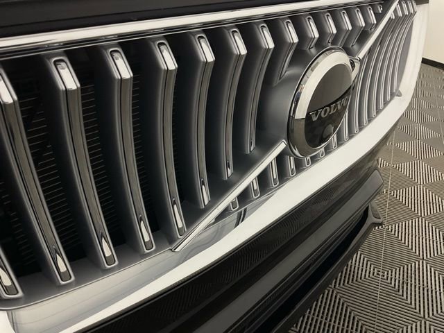 Certified 2023 Volvo XC90 B6 Ultimate w/ Protection Package Premier image 8