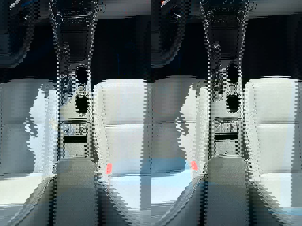 Used 2015 Toyota Camry XLE w/ Moonroof Package image 31