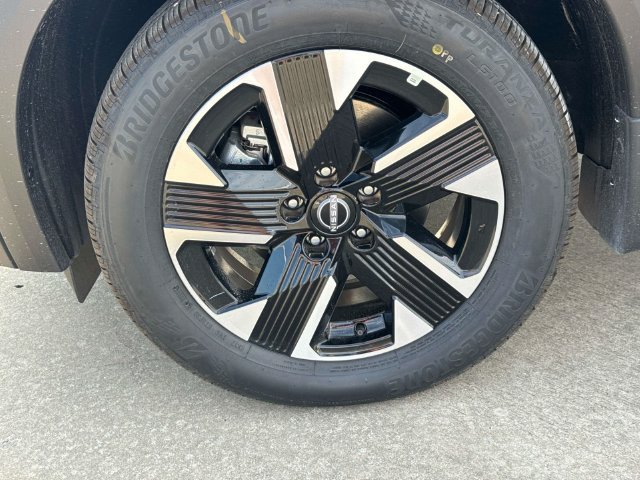 New 2027 Nissan Kicks SV AWD/4WD image 4