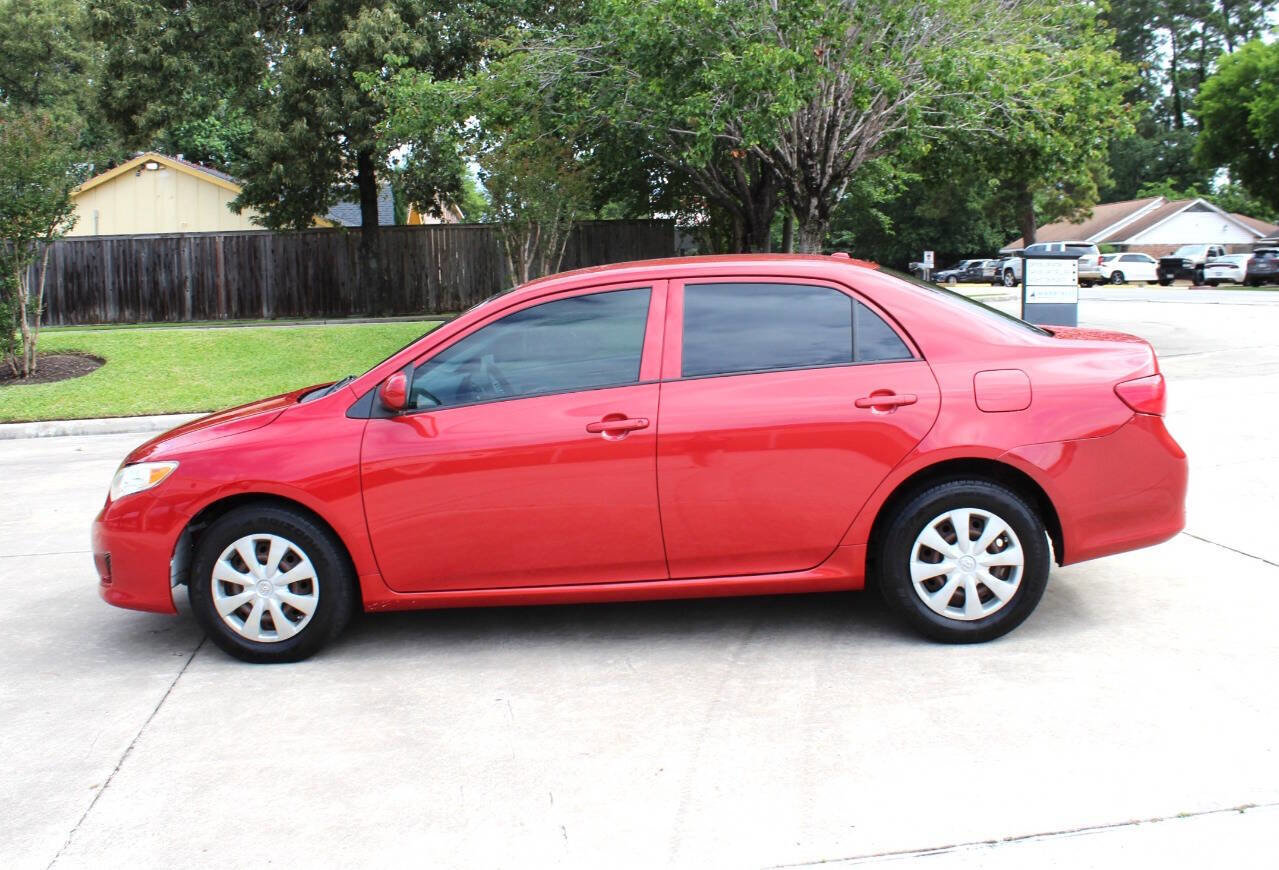 Used 2010 Toyota Corolla LE FWD image 1