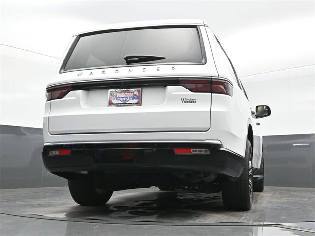 Used 2024 Jeep Wagoneer Base w/ Premium Group I image 26