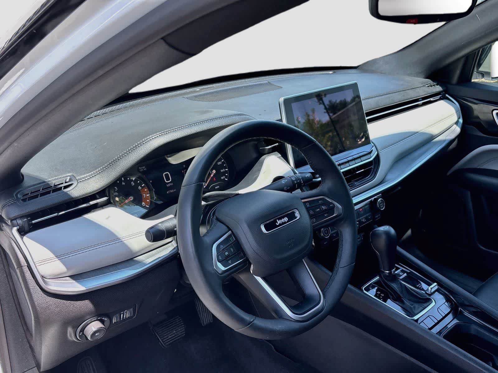 Used 2025 Jeep Compass Limited AWD/4WD image 9