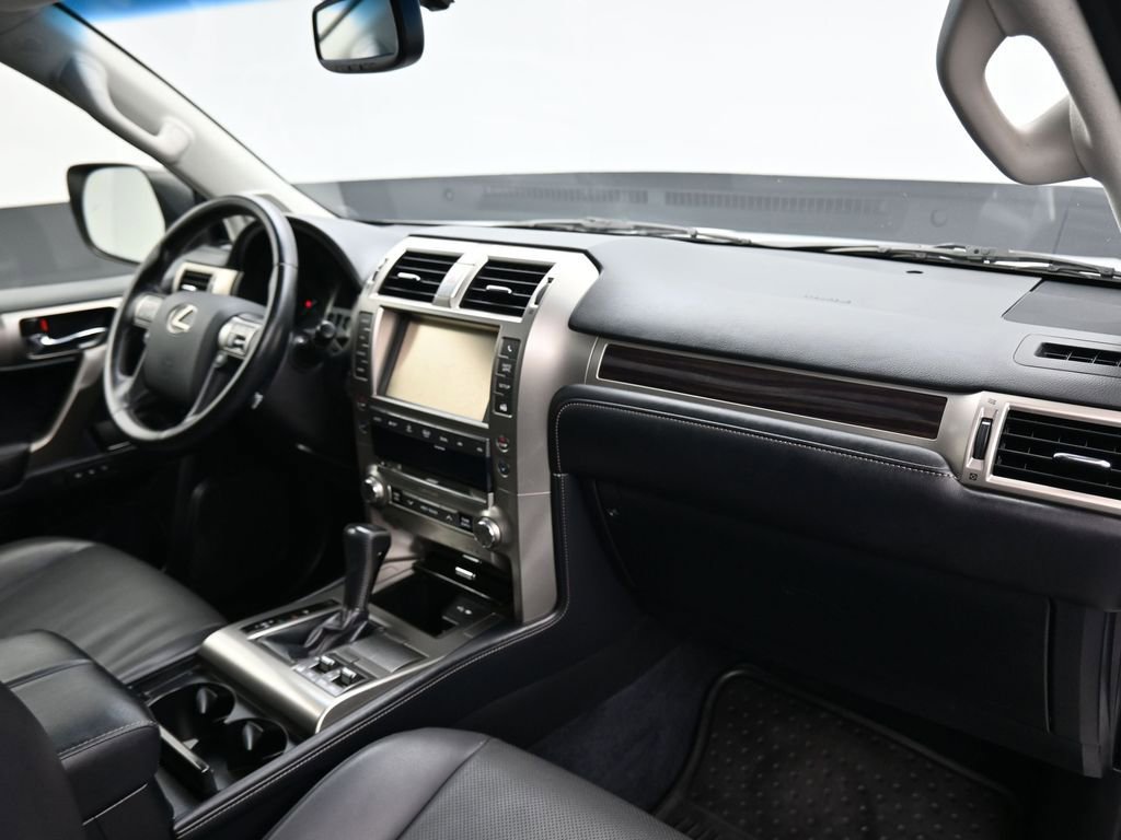 Used 2016 Lexus GX 460 w/ Navigation Package image 54