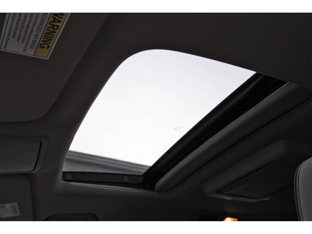 Used 2023 Honda Odyssey Elite image 32