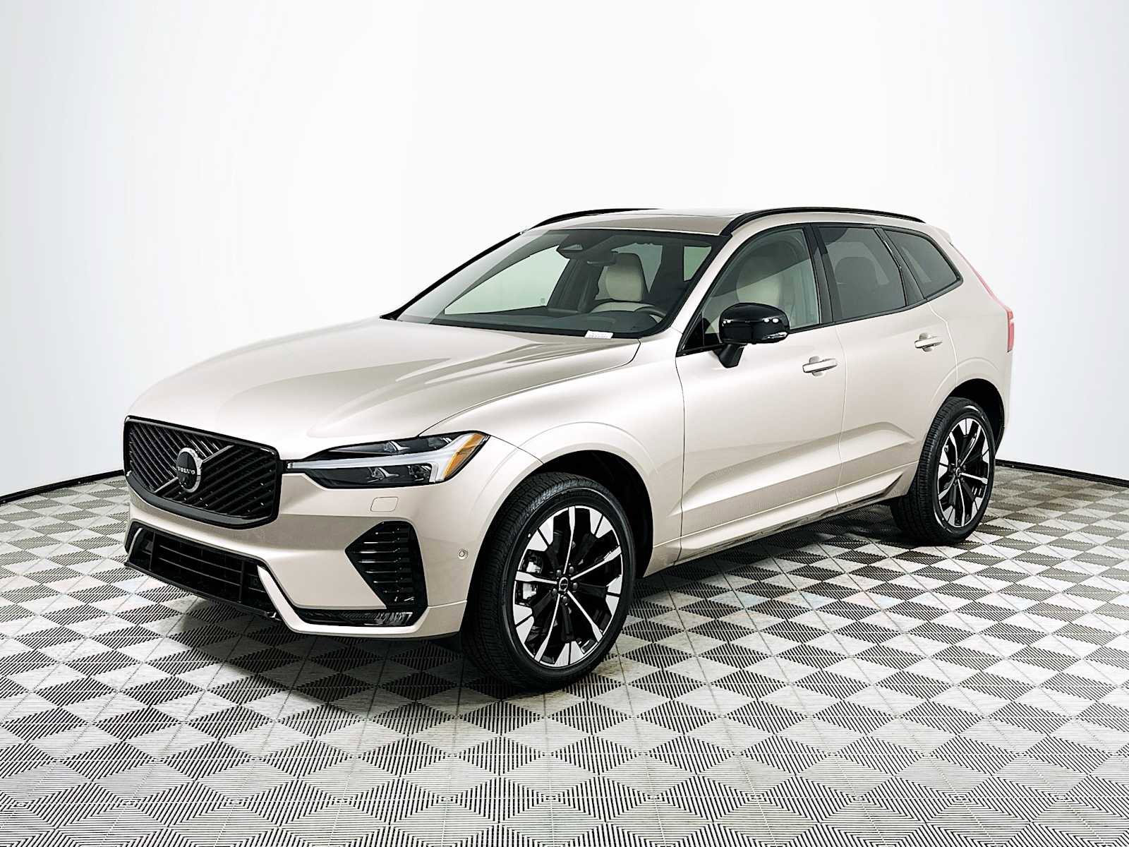 New 2026 Volvo XC60 B5 Plus w/ Protection Package Premier image 3