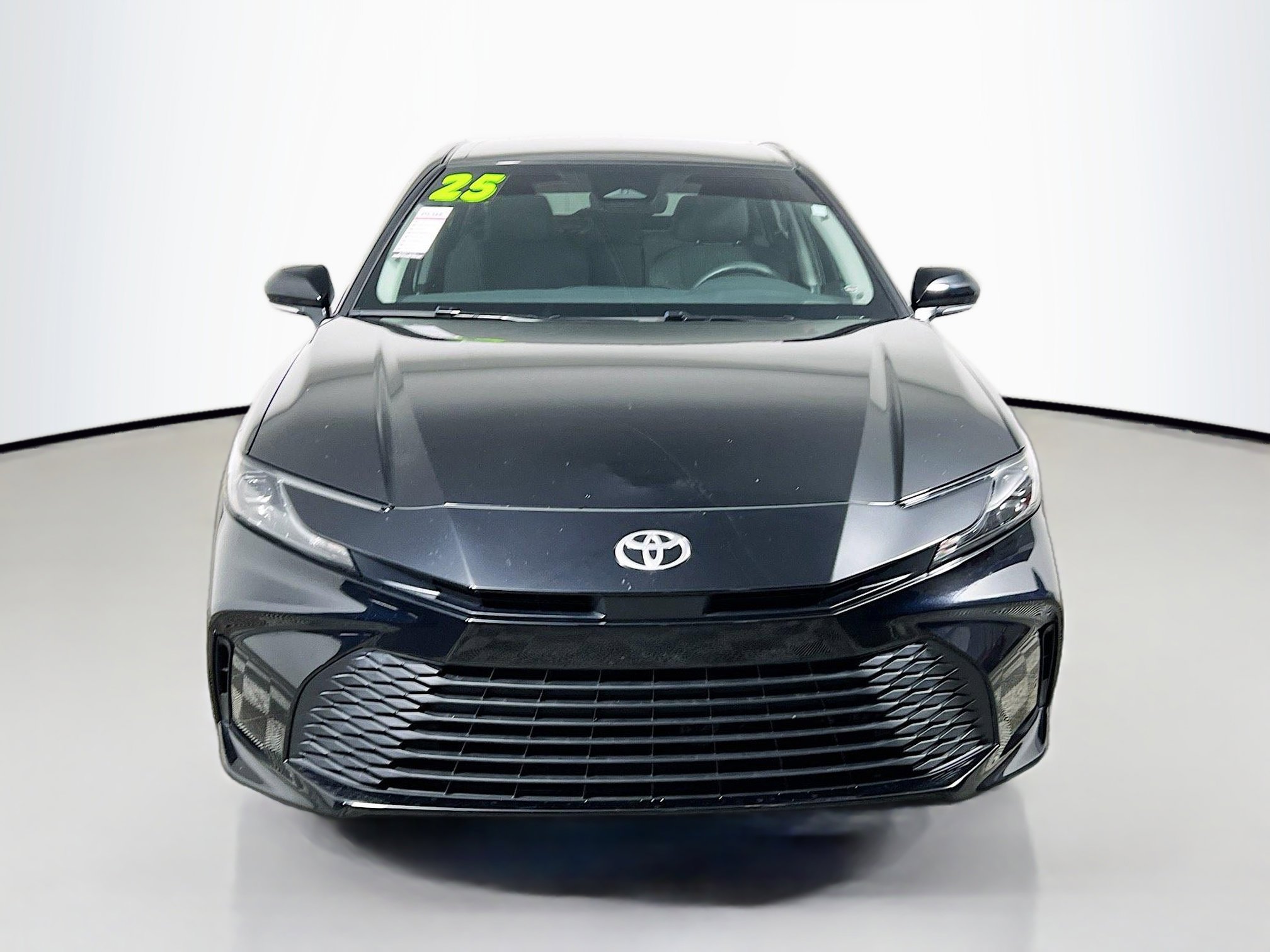 Used 2025 Toyota Camry LE w/ Convenience Package FWD image 11