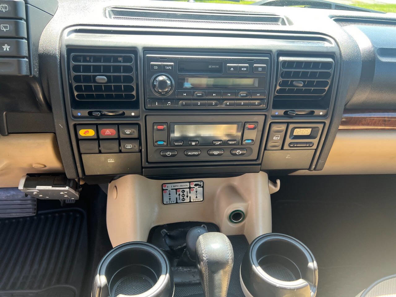 Used 2003 Land Rover Discovery SE image 18