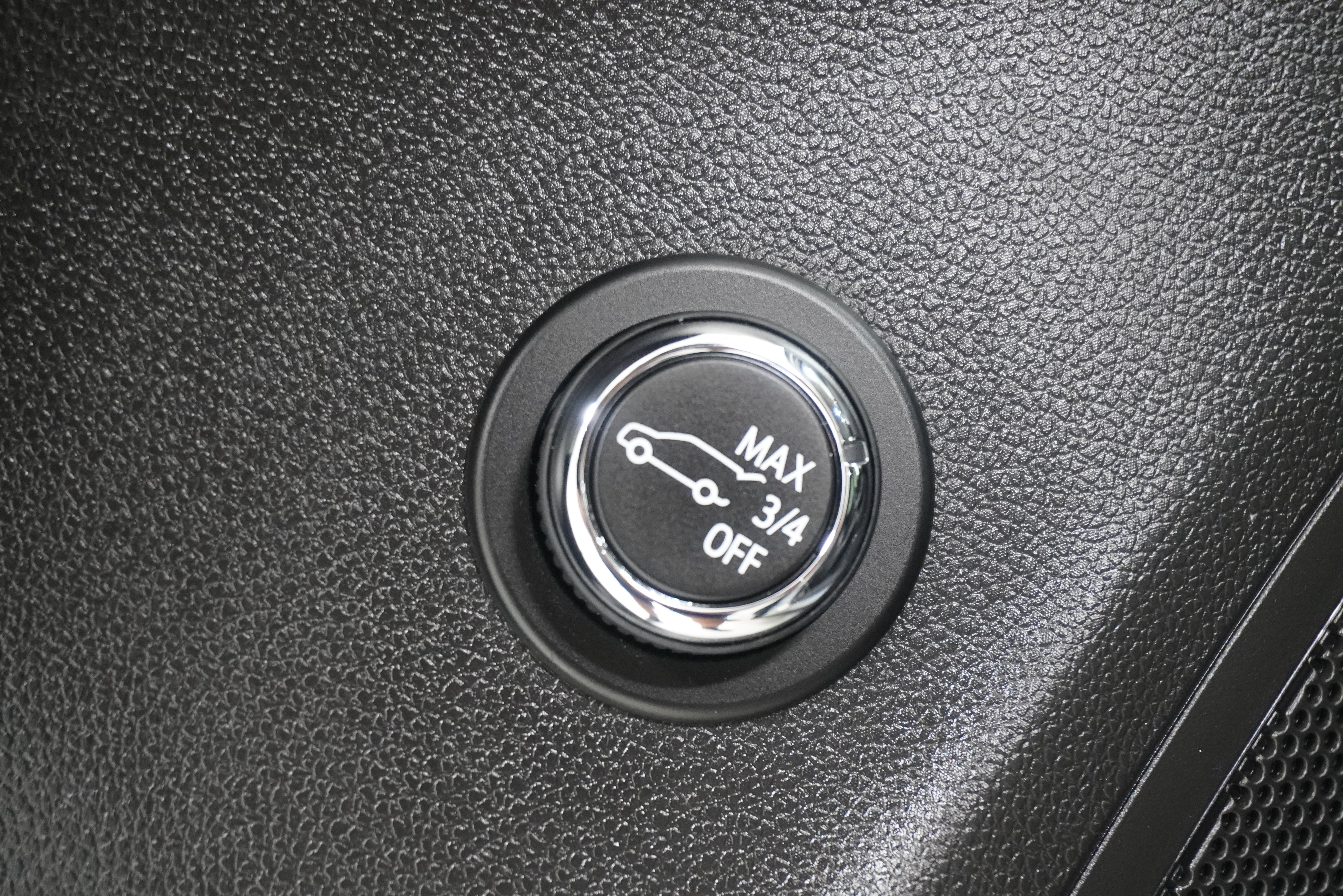 Used 2021 Buick Envision Essence w/ Sport Touring Package FWD image 26