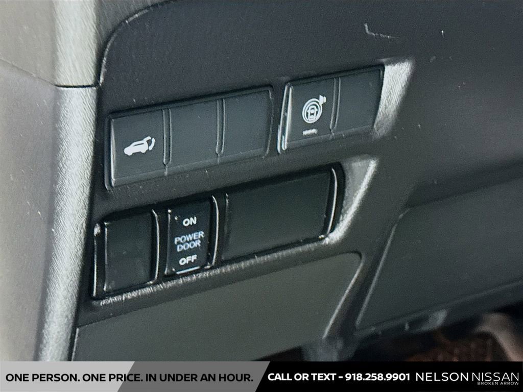 Used 2021 Nissan Armada SL w/ Captain's Chairs Package AWD/4WD image 10