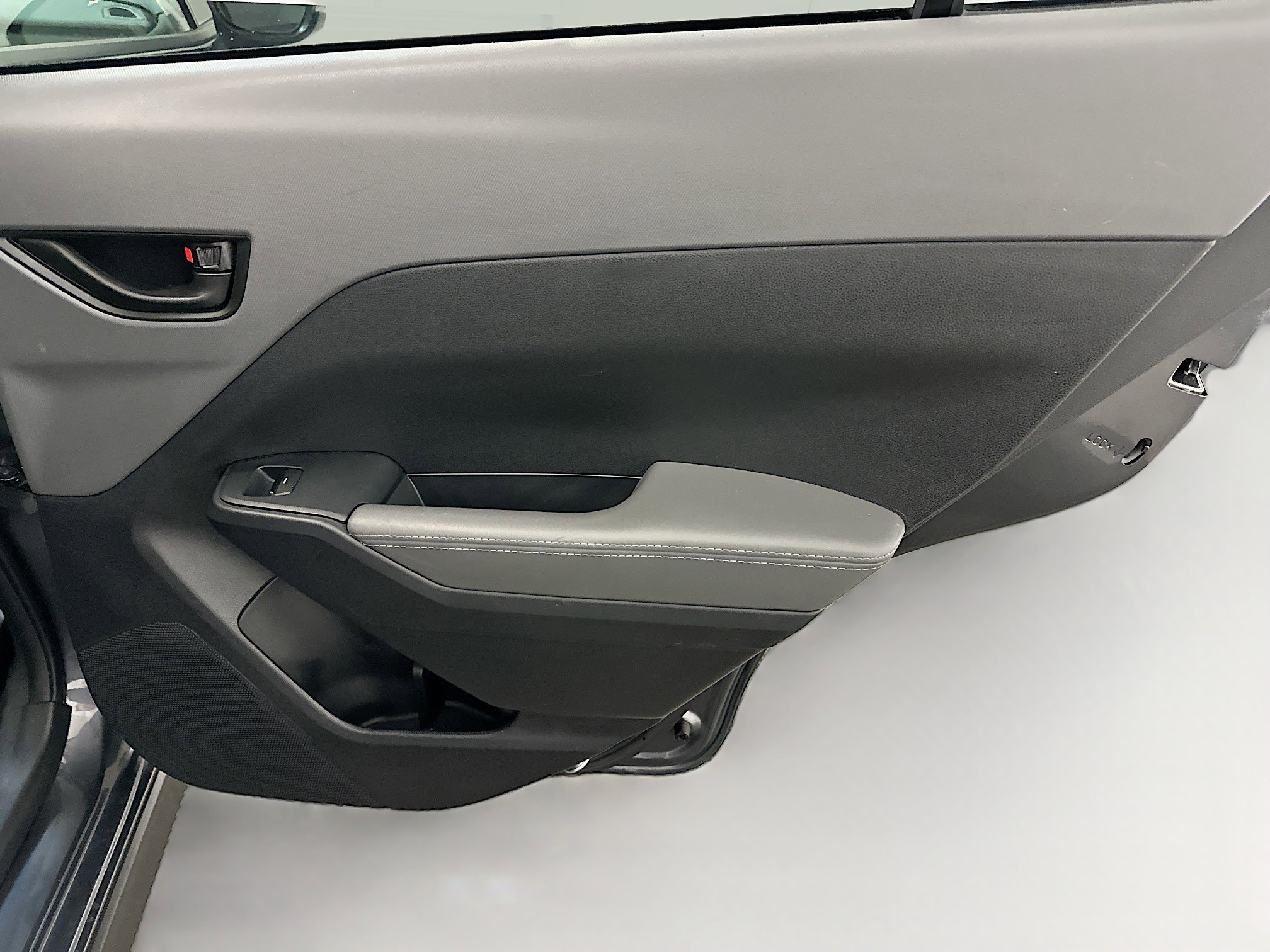 Used 2024 Subaru Crosstrek 2.0i Premium image 31