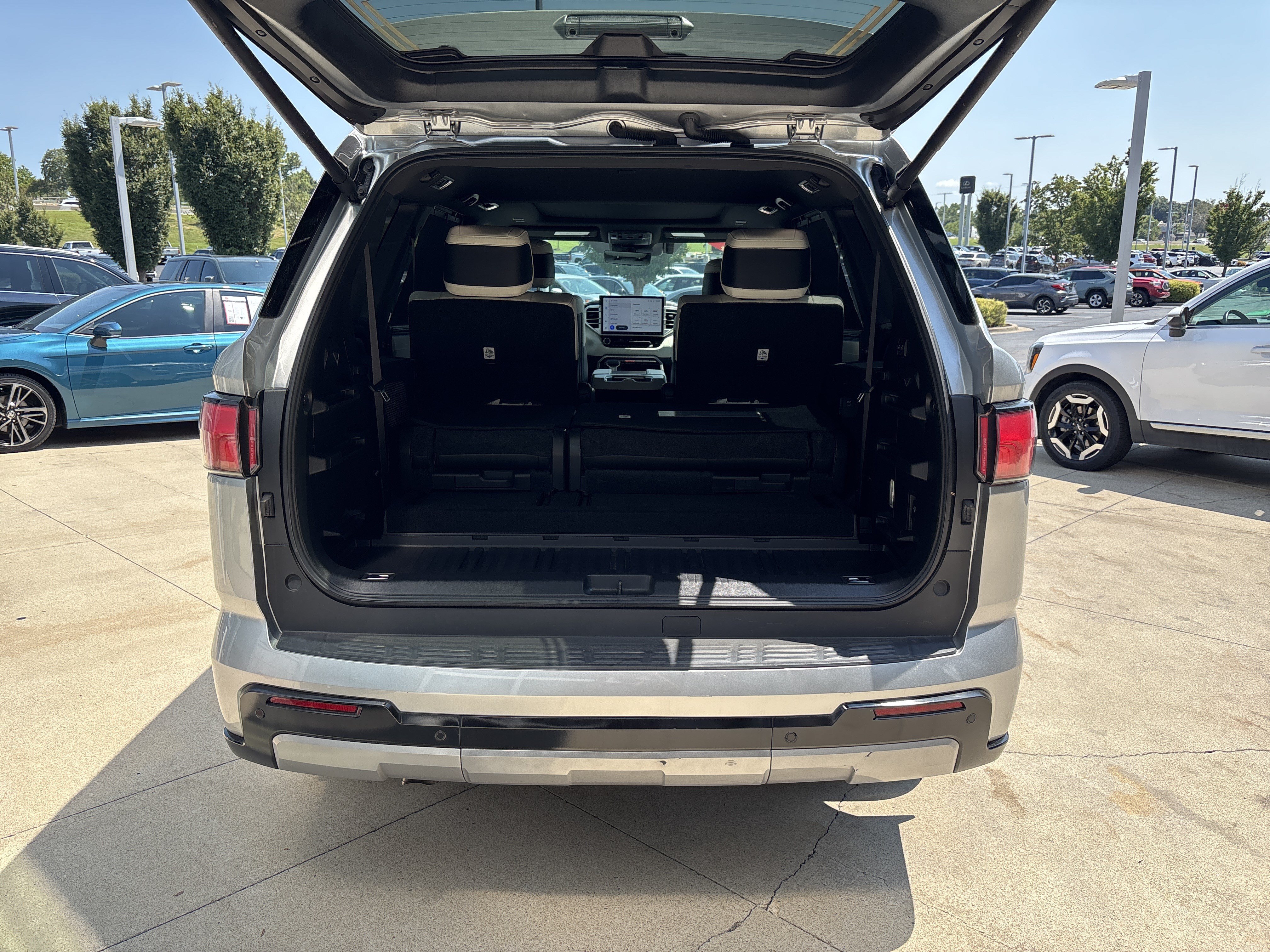 Used 2023 Toyota Sequoia Capstone AWD/4WD image 30