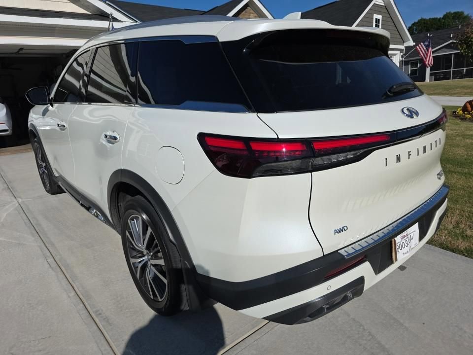 Used 2023 INFINITI QX60 Sensory w/ Vision Package AWD/4WD image 3
