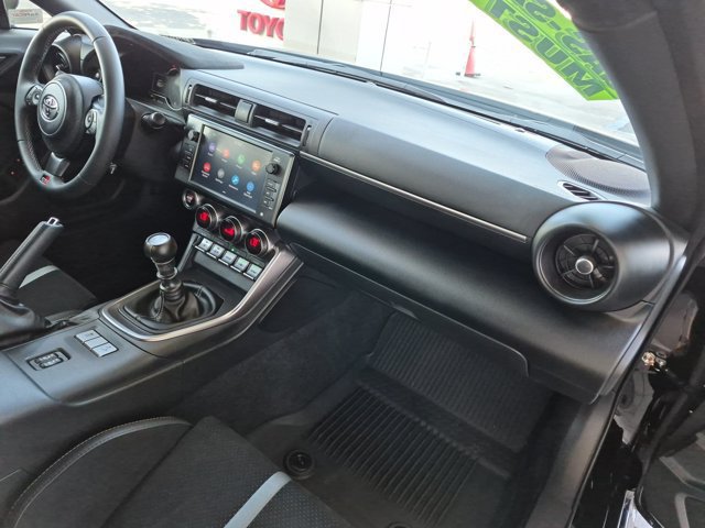 Used 2025 Toyota GR86 Premium w/ ALL Weather Mat Package (TMS) RWD image 6