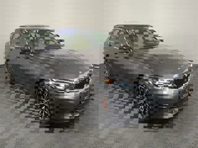 Used 2021 BMW 330i xDrive Sedan w/ Driving Assistance Package image 28