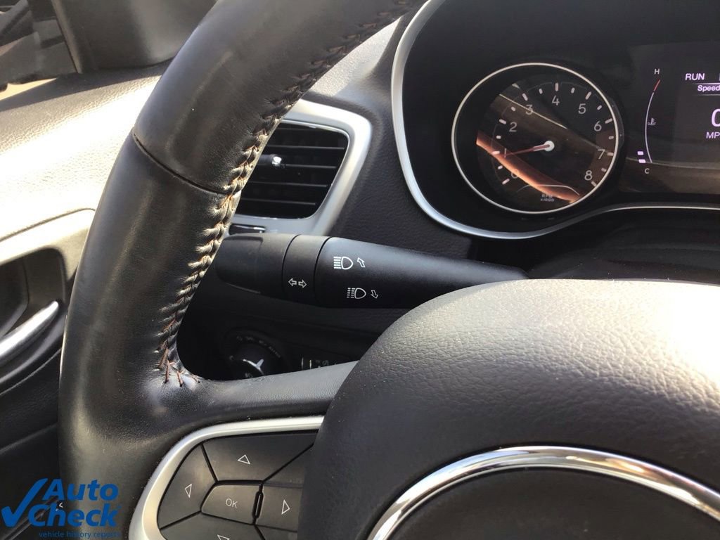 Used 2018 Jeep Compass Latitude w/ Cold Weather Group image 33