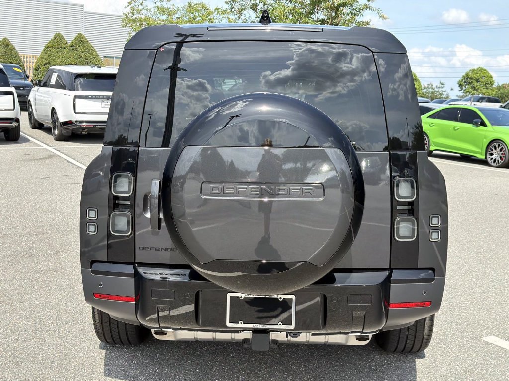 Used 2026 Land Rover Defender 130 S AWD/4WD image 4