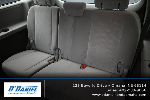 Used 2017 Toyota Sienna LE FWD image 36