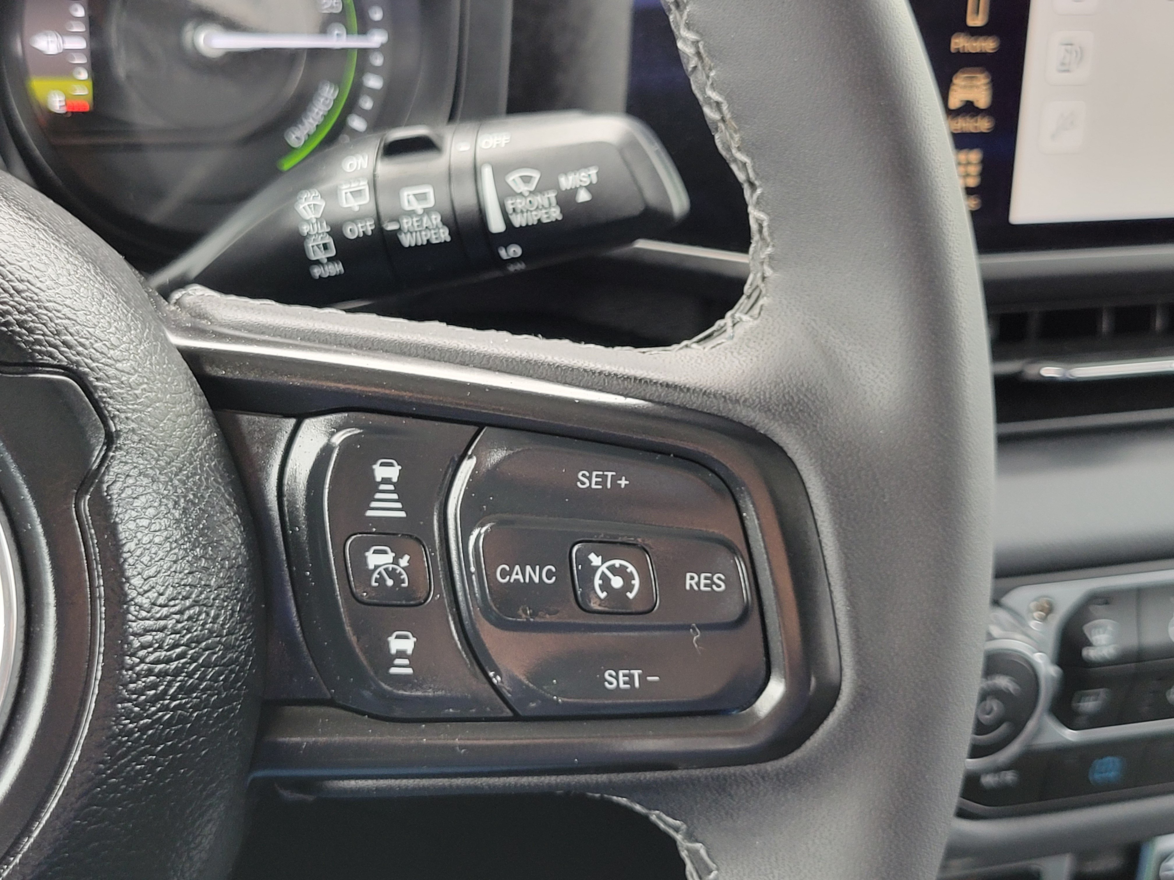 Used 2025 Jeep Wrangler Unlimited Rubicon 4xe w/ Convenience Group AWD/4WD image 12