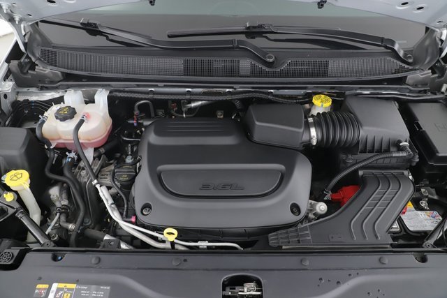 Used 2024 Chrysler Voyager LX image 15